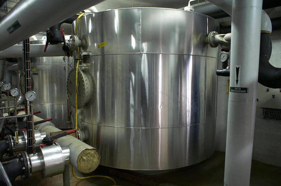  4 Stainless Steel Made Water Tanks (Each Volume: 10, 000)