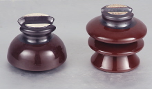  Porcelain Pin Insulators (Porcelaine isolateurs à tige)