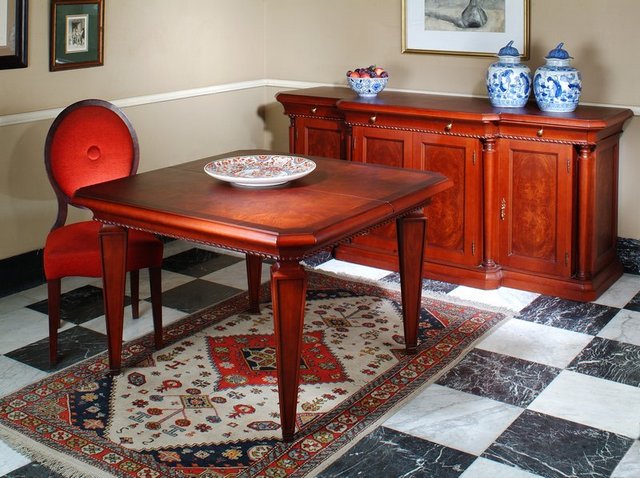 Alcazar Dining Room Set (Alcazar Dining Room Set)