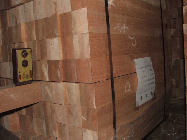  3-Layers Meranti Laminated Scantling (3-слоев Меранти Ламинированный брус)