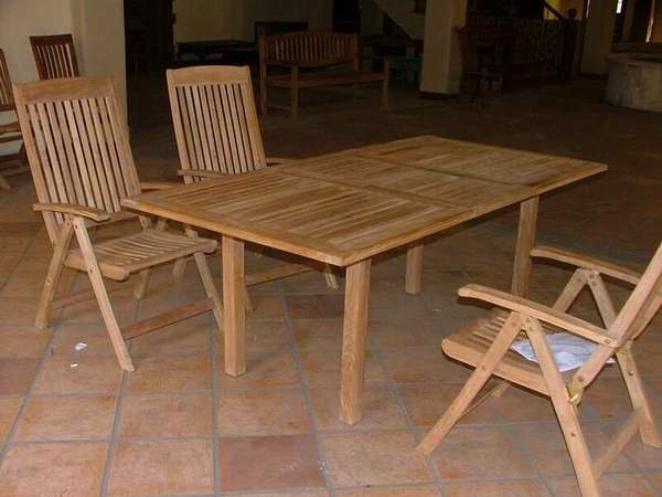  Extension Table Set And Other Furniture (Extension Table Set und andere Möbel)