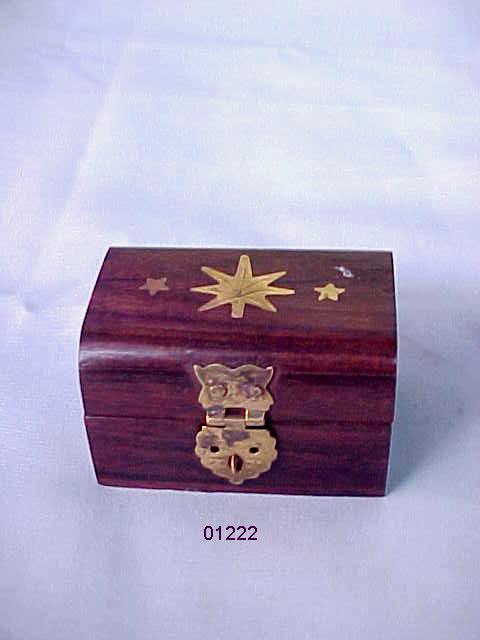 Wooden Box With Inlaid Brass Elephant (Wooden Box With Inlaid Brass Elephant)