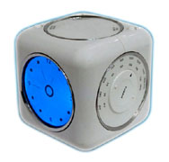  AM/FM radio (AM / FM радио)