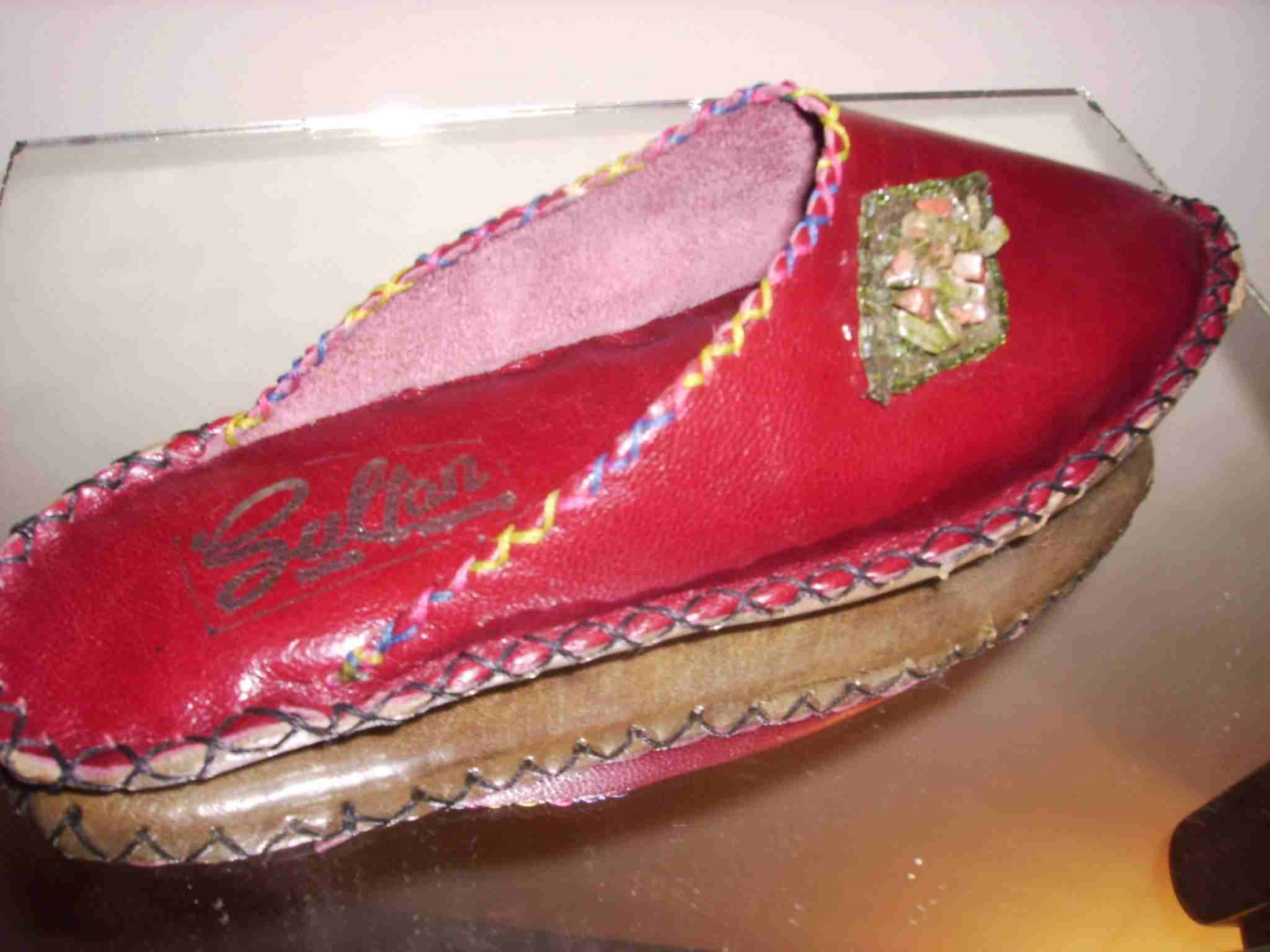 Slippers ()