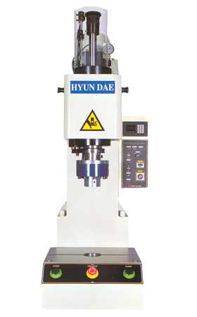  Bench Type Hydraulic Press & Riveting M/ C (Скамья гидравлические прессы Клепальные & M / C)