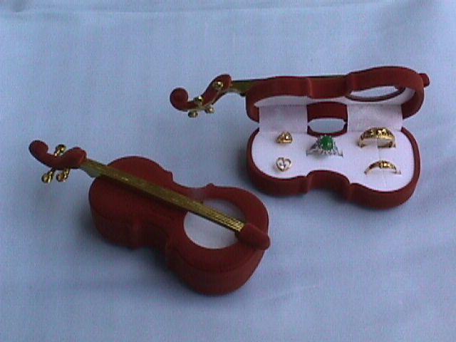  Flocked Jewellery Box (Flocked Schmuckkästchen)