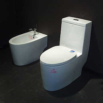  One-Piece Toilet (One-Piece Туалет)