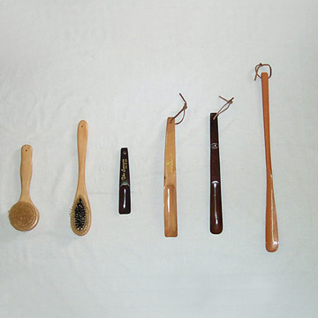  Shoehorns & Clothes Brushes ()