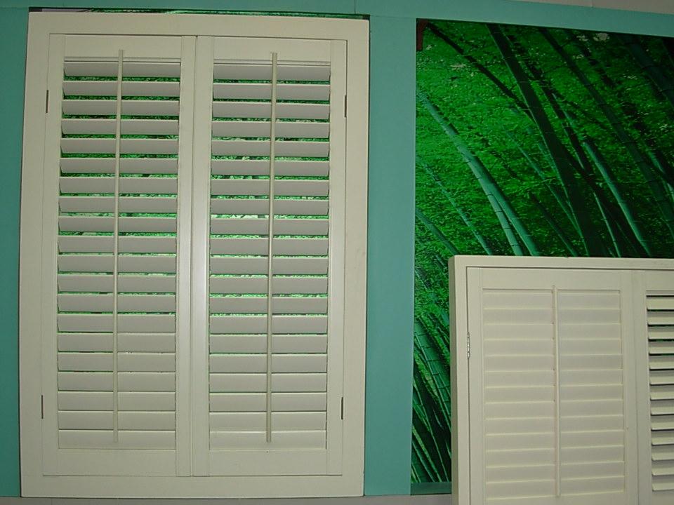 Basswood Shutters (Basswood Volets)