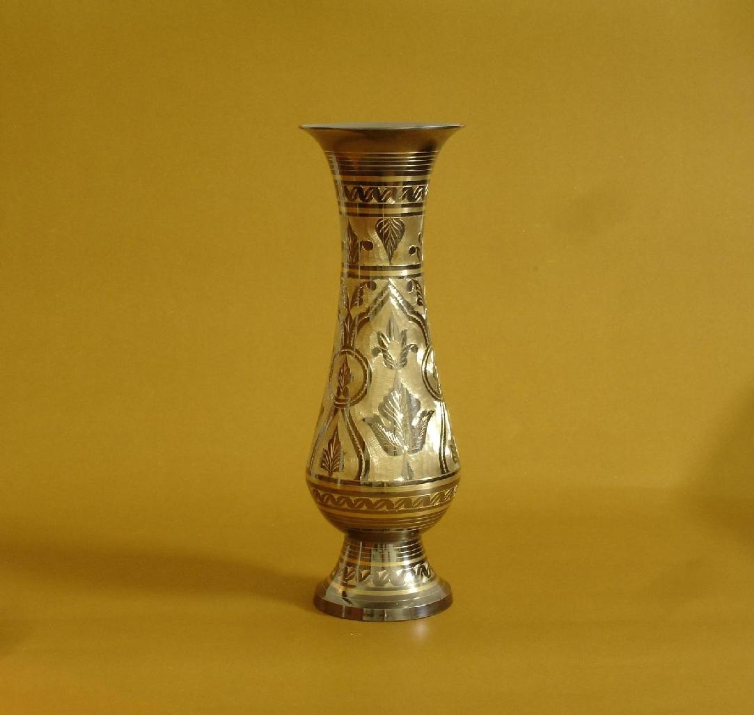 Handcrafted Brass Vase (Handcrafted Brass Vase)