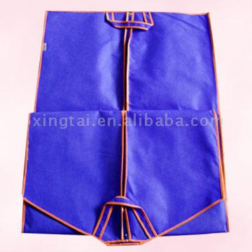  Garment Bags (Housses à vêtements)