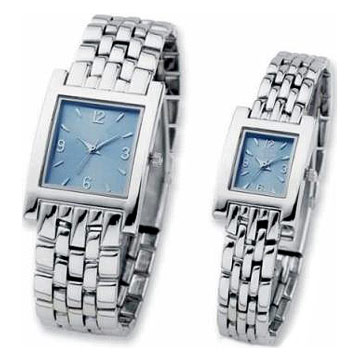  Quartz Analog Watch
