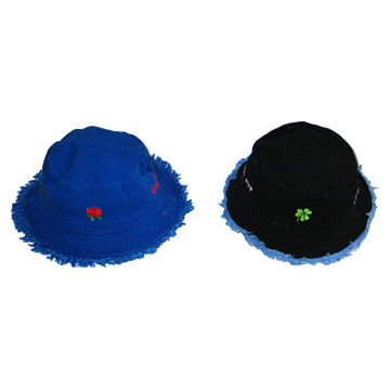 Baseball cap and reversible hat (Casquette de baseball et un chapeau réversible)