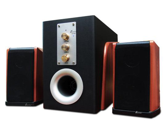  2.1 Multimedia Speakers (2,1 мультимедийные динамики)