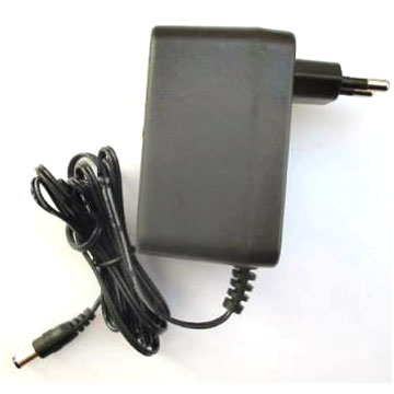 AC / DC-Adapter (AC / DC-Adapter)