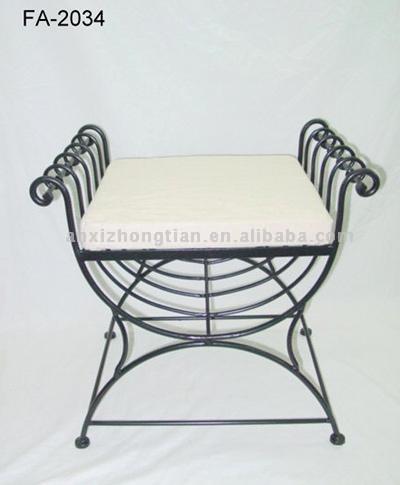  Iron Chair with Cushion (Iron Chair avec coussin)