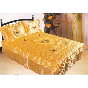  Embroidered Satin Bedspread ( Embroidered Satin Bedspread)
