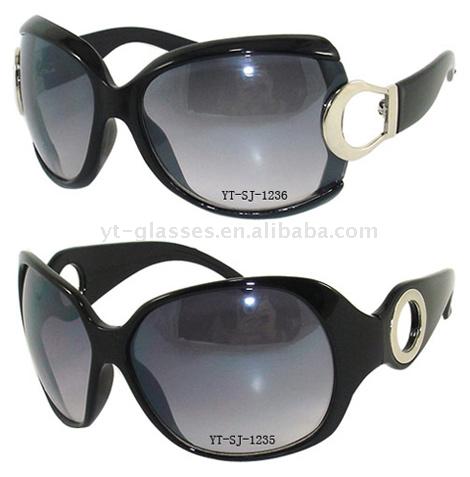  Plastic Sunglasses (Lunettes de soleil)