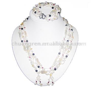  Fine Pearl, Agate and Garnet Necklace Set (Fine Pearl, Achat und Granat Collier-Set)