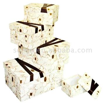  Paper Boxes (De boîtes en carton)