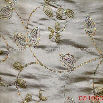  Embroidery on Taffeta Fabric (Stickerei auf Taft)
