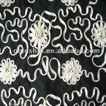  Ribbon Embroidery on Cotton Fabric (Ribbon Embroidery auf Baumwollgewebe)