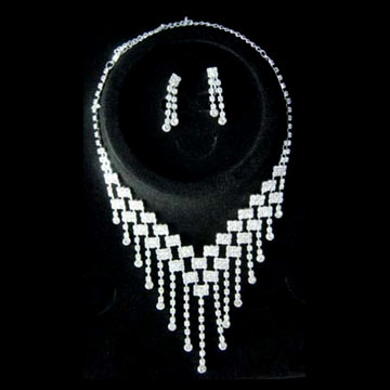  necklace (collier)