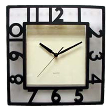  13.5" Plastic Wall Clock (13.5 "Plastic Wall Clock)