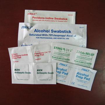  Alcohol Swabs (Tampons d`alcool)