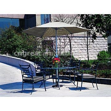  Cast Aluminum Furniture (Les meubles en fonte d`aluminium)