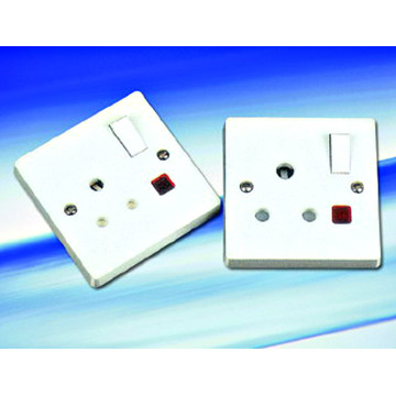  5A 1 Gang Switch Round-Pin Sockets (with Neon) (5A 1 Gang Switch круглого Pin Sockets (с неоном))