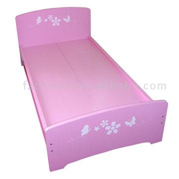  Wooden Children`s Bed (Lit d`enfant en bois)