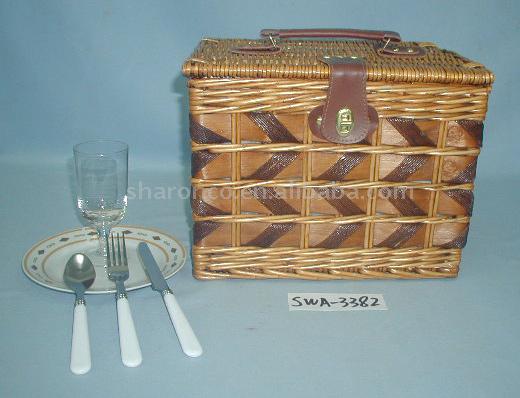  Picnic Hamper (С провизией для пикника)