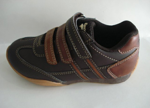  Sports Shoes ()