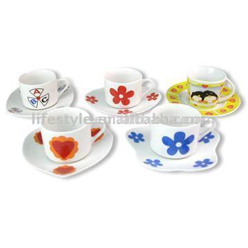  Cups and Saucers (Tasses et soucoupes)