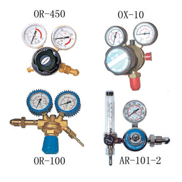  Oxygen and Acetylene Regulators and Flowmeters (С кислородом и ацетиленом регуляторов и расходомеров)