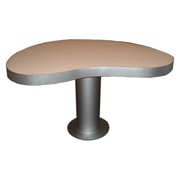  Bean Shaped Table (Table en forme de haricot)