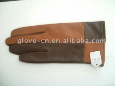  Embroidered Cape Glove (Cape brodée Glove)