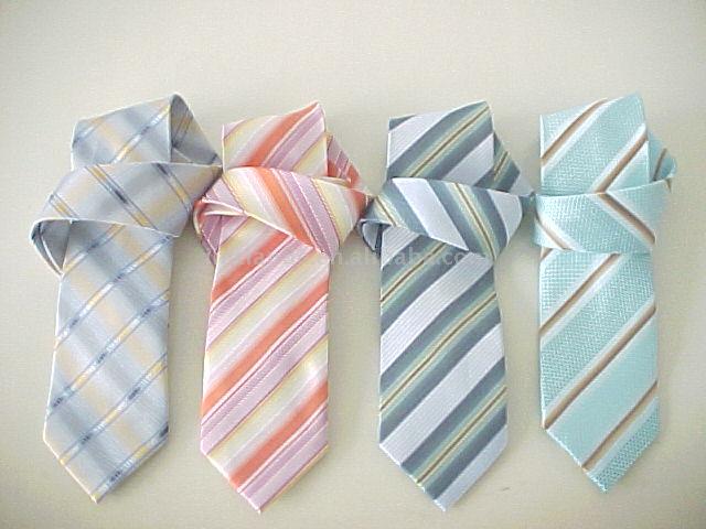  Woven Silk Necktie (Cravate en soie tissée)