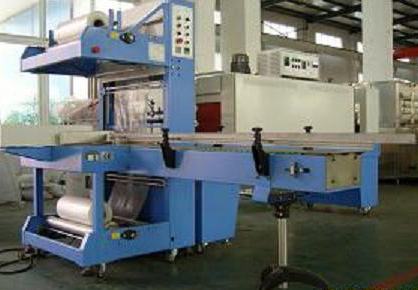  Automatic Film Shrinking and Packaging Machine (Automatique du film thermo rétractable et machines d`emballage)