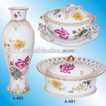 Porcelain Crafts with Unique Flowery Patterns (Porcelain Crafts with Unique Flowery Patterns)