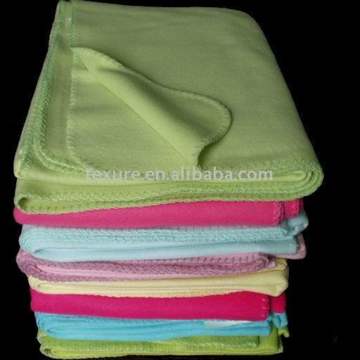  2-Colored Polar Fleece Blanket (2-Colored Polar Fleece Blanket)