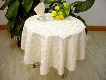  Table Runners and Place Mats (Chemins de table et de la Place Mats)