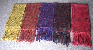  Multi-Color Knitted Scarf ( Multi-Color Knitted Scarf)