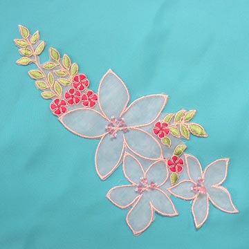  Rayon Embroidery with Beads on Organza (Rayon de broderie avec des perles sur organza)