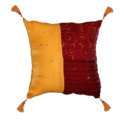  Embroidered Cushion (Вышитый Подушка)