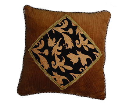  Embroidered Cushion (Coussin brodé)