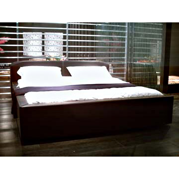  Leather Bed (Lit de cuir)