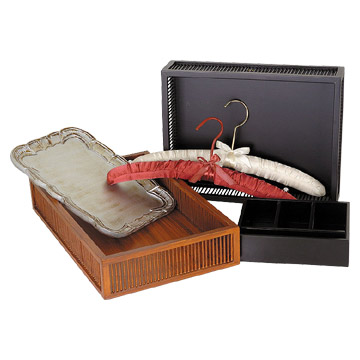  Wooden Munchie Boxes and Satin Padded Hangers ( Wooden Munchie Boxes and Satin Padded Hangers)
