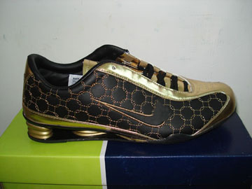  Sports Shoes ( Sports Shoes)